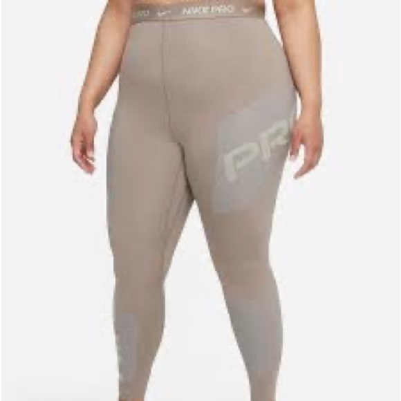 NWT Nike Women’s Pro Dri-FIT High-Waisted 7/8 Graphic Leggings - Picture 1 of 4